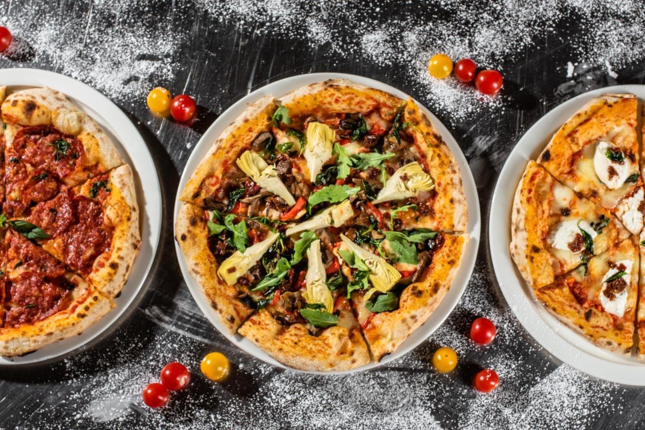 Officers Club & Hotel Abu Dhabi Exterior foto Pizzas from the restaurant